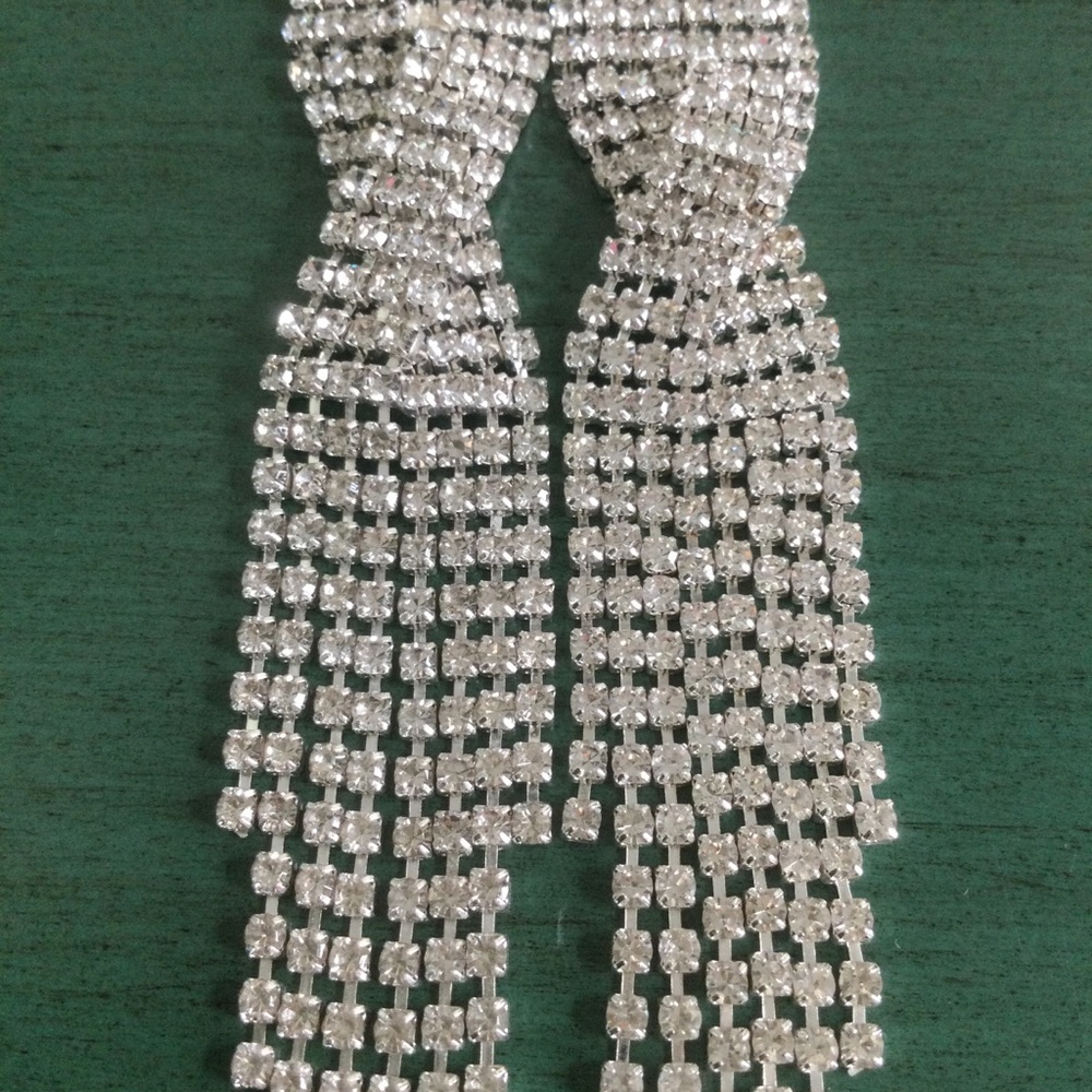 ⛔️SOLD⛔️LOVISA Silver tone Clear Rhinestone Dangle Waterfall Tassel Earrings NWT - Picture 9 of 14